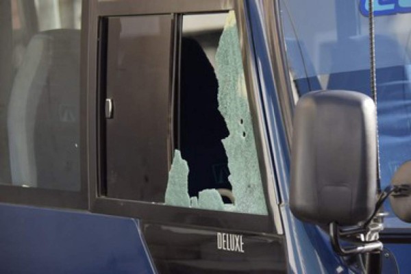 Rastros de sangre y destrozos: Así quedó el bus tiroteado en barrio Guanacaste