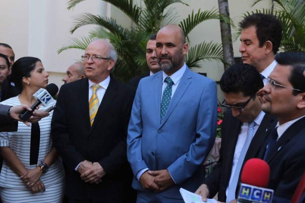Redondo: 'Si ser enfermo mental es combatir la corrupción, entonces Nasralla y yo lo somos'