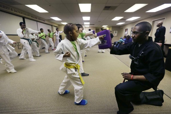 Artes marciales ayudan a niños a patear cáncer en Michigan &nbsp;&nbsp;