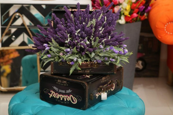 Haga brillar su sala con el ultravioleta