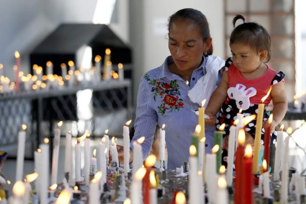 Fe multicolor que encierra esperanza y agradecimiento