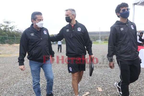 Pablo Lavallén, el nuevo DT del Olimpia, llega a la cueva del León (FOTOS)