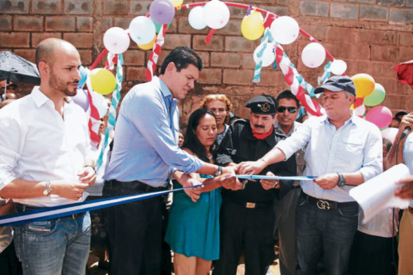 1,400 familias conectadas a la red de agua potable