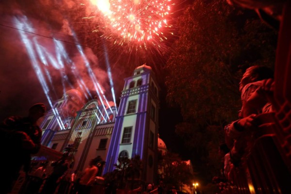 Un festejo lleno de luz y talento para honrar a Suyapita