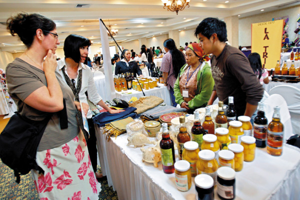 Homenaje a la labor artesanal de Honduras