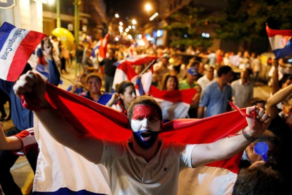 Avanza ley de reelección en Paraguay pese a resistencia opositora