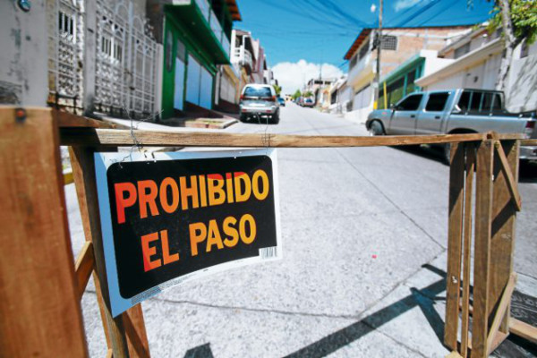 Retirarán portones instalados sin permiso en seis colonias