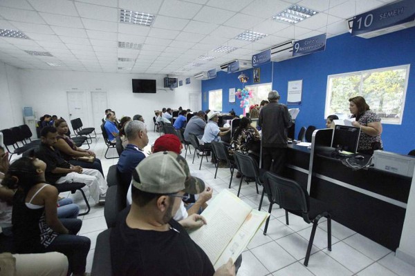 Hasta en agosto devolverán cobro ilegal en la ENEE