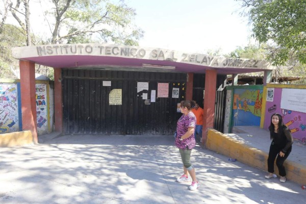 Hondureños ejercen el sufragio en la capital de Honduras