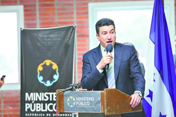 Honduras: 'Los Tetos” lavaron dinero y traicionan a Mario Zelaya