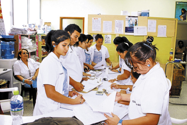 El 42 por ciento del personal del Hospital del Sur sin salario