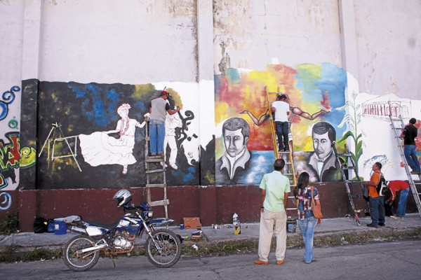 Amplios murales resaltan el civismo, la religión y costumbres de Choluteca