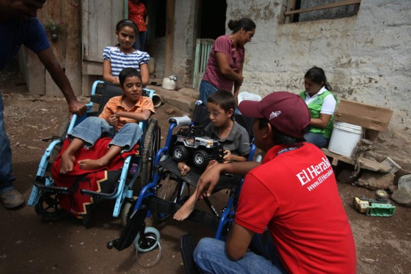Recorrido de solidaridad en comunidades de Talanga y Cedros
