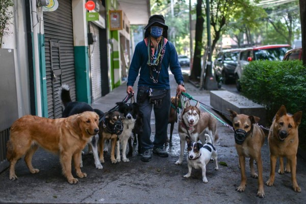 El mundo celebra confinado y en recesión un Primero de Mayo inédito (FOTOS)