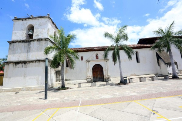Cinco iglesias, el Museo de Arqueología, la Caxa Real, el Museo Histórico y Cívico y la Casa de la Cultura son algunos de los monumentos coloniales que posee la excapital Comayagua