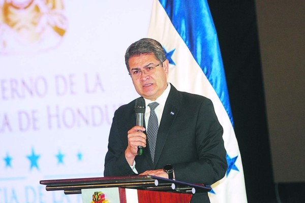 El Ejecutivo asume el compromiso de investigar femicidios