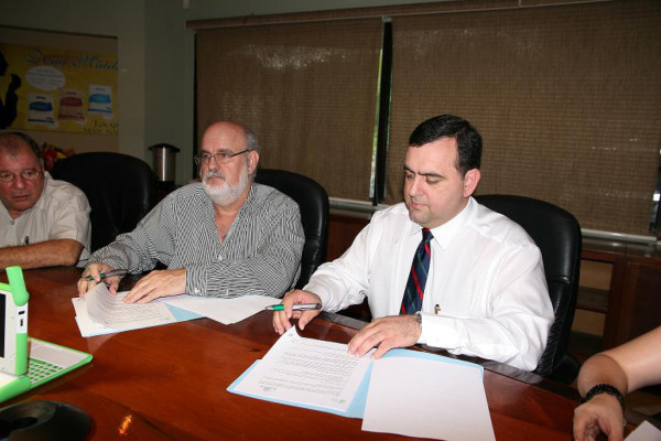 Fundación Zamora Teran firma significativo convenio educativo