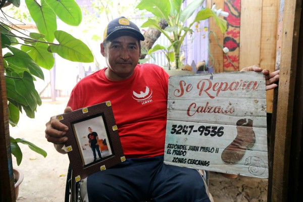 Zapatero en silla de ruedas: 'No me regale dinero, mejor deme trabajo”