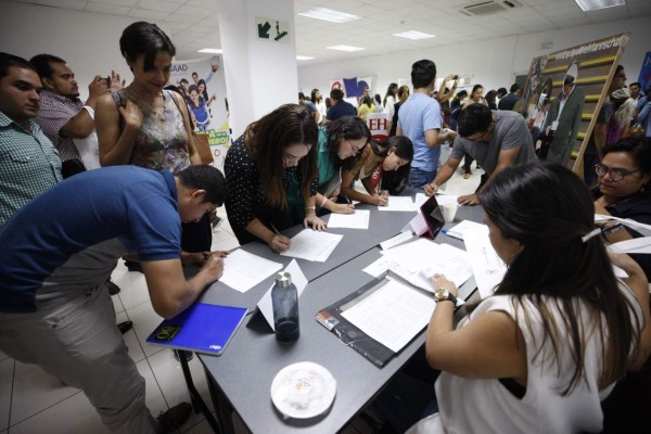 ExpoEduca abre ofertas de becas en el extranjero