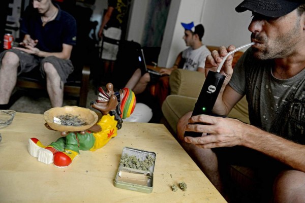 EEUU: Denver permite uso social de marihuana