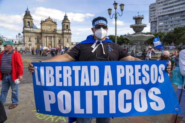 Con música y baile: Seguidores de Daniel Ortega celebran su victoria en Nicaragua