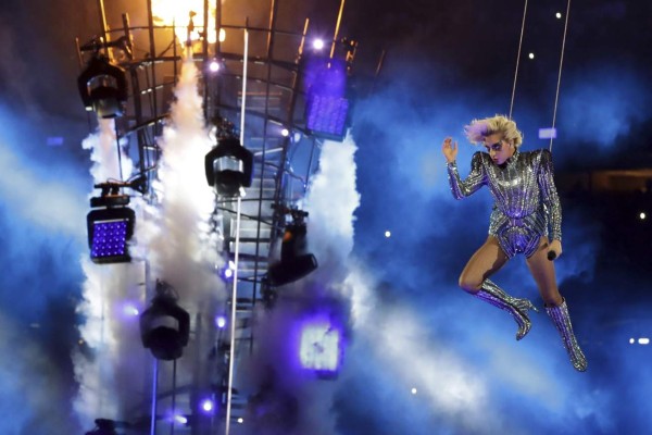 Lady Gaga, espectacular y deslumbrante en el show de medio tiempo