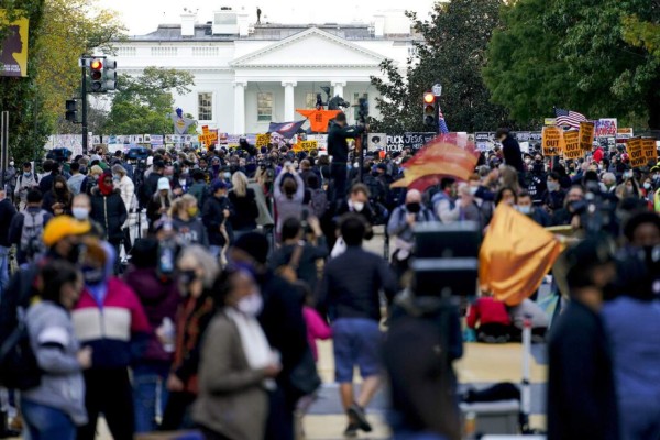 FOTOS: Inician primeras protestas en espera de resultados de las elecciones en Estados Unidos