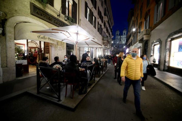 Lo que se sabe hasta ahora sobre mutación del coronavirus que alarma a Europa (FOTOS)