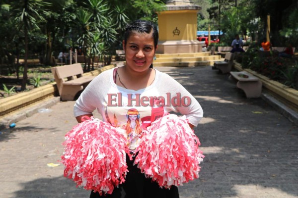 Ellas son las carismáticas pomponeras del Instituto Morazán de Tegucigalpa