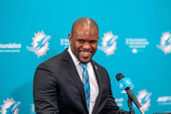 FOTOS: Así se oficializó la contratación del hondureño Brian Flores en los Miami Dolphins