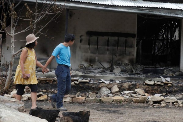 'Que el Señor nos regale lluvia': dolor y desesperación ante arrasadores incendios en Australia