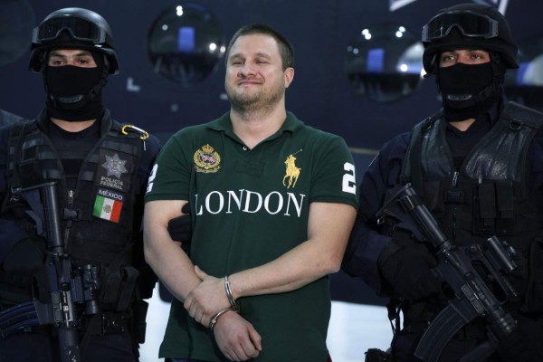 México extradita a EEUU a narcotraficante 'La Barbie' y otros 12 criminales