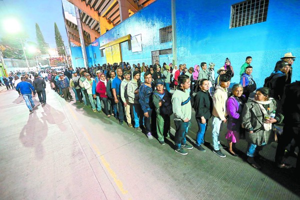 Fiesta azul en toma de posesión de Juan Orlando Hernández