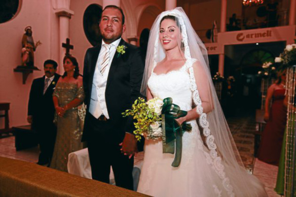 Boda entre cristales y rosas