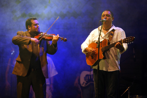 Hondureños y extranjeros bailaron al ritmo de Guillermo Anderson