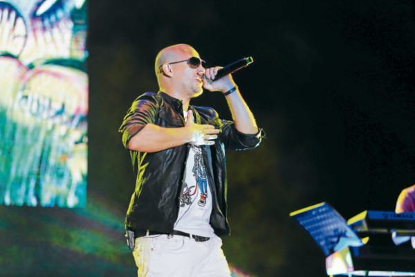 Sensacional concierto de Funky y Redimi2