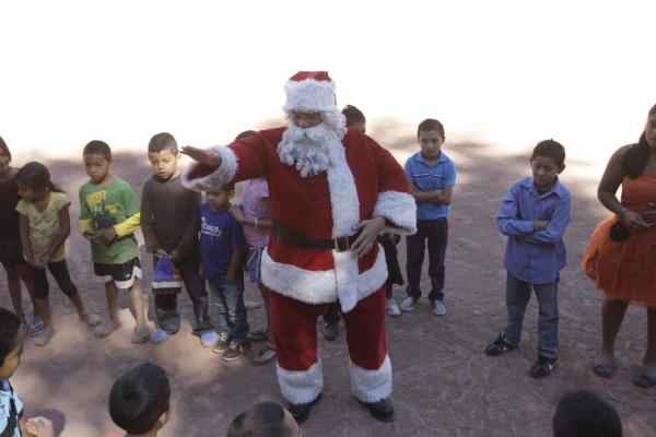 Santa cumple los sueños de los niños que creen en él