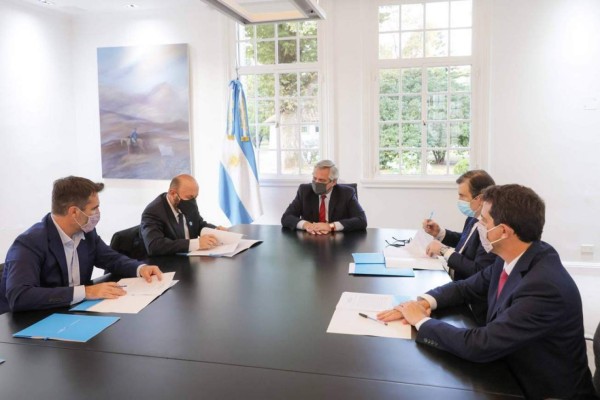 'Mexicanos salieron de los indios, brasileros de la selva y nosotros llegamos en barcos': polémicas frases del presidente de Argentina