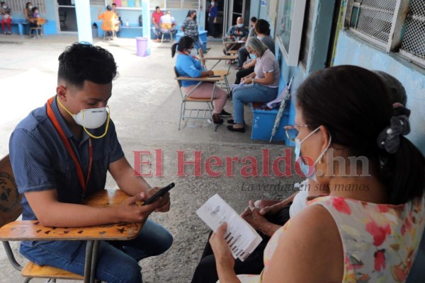 FOTOS: Interminables filas para reclamar el DNI en la capital