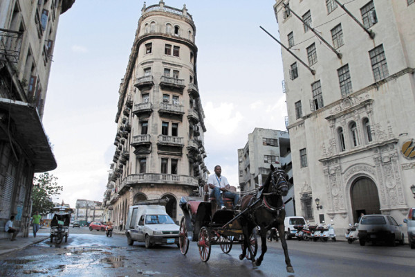 Aprueban compraventa de casas, júbilo entre cubanos