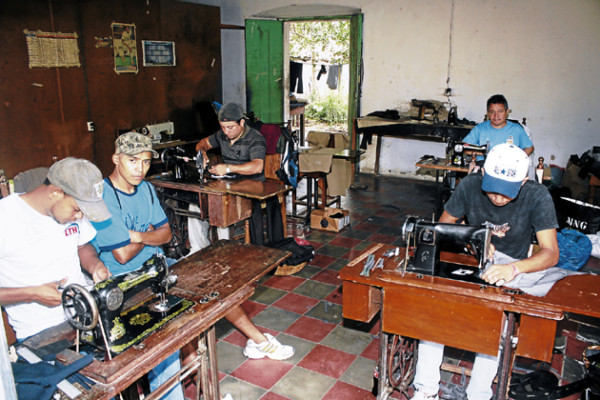 Se extinguen las sastrerías en la ciudad de Danlí