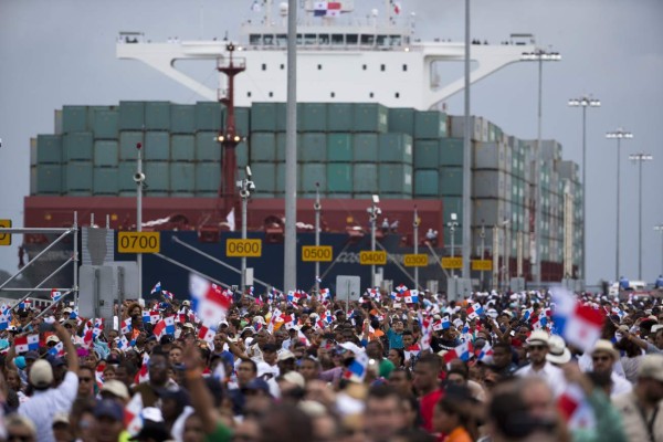 Panamá abre nueva era en canal, al inaugurar expansión