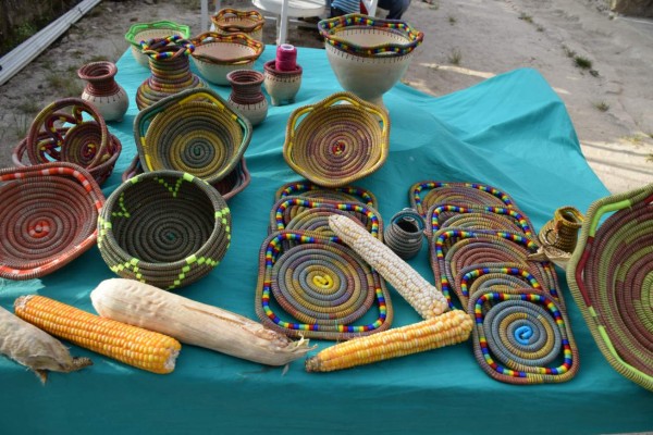 Las Lencas tejen con tradición y cultura
