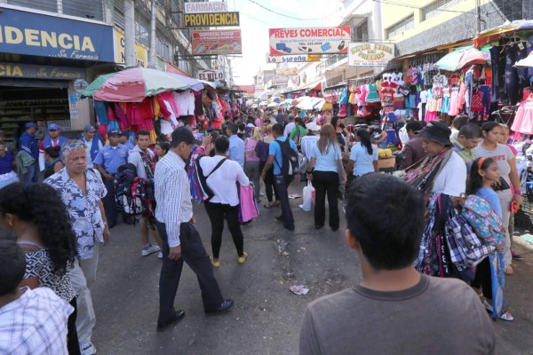 Clase media, la más golpeada con últimos ajustes fiscales