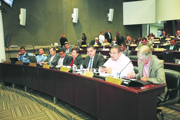 Debate de Ley de la Carrera Policial en la agenda Legislativa