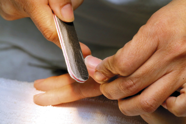 Échele una 'manita” a sus pies