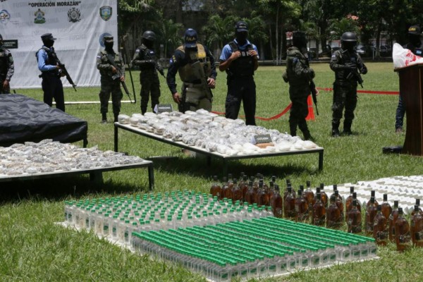 Más de 3 millones de lempiras y potentes armas de fuego hallan en penal de San Pedro Sula