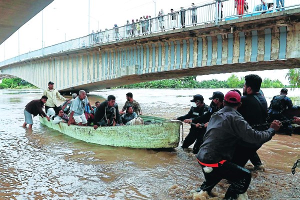 Tormenta Eta: Angustia en incansable búsqueda de familiares