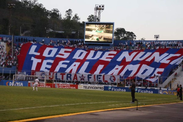 Honduras: Barristas no entrarán al estadio si no portan su cédula de identidad