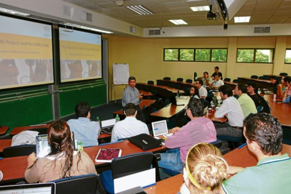 Asista mañana a la sesión informativa de Incae